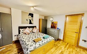 One Bed Apartment In Camden Town In London